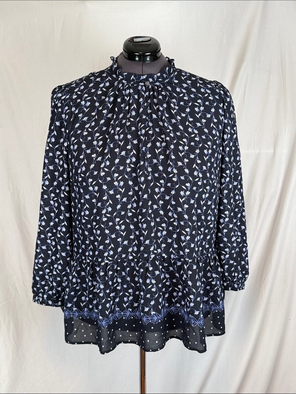 Women's LOFT Plus Navy Blue Floral Peplum Hem Long Sleeved Blouse Size 20